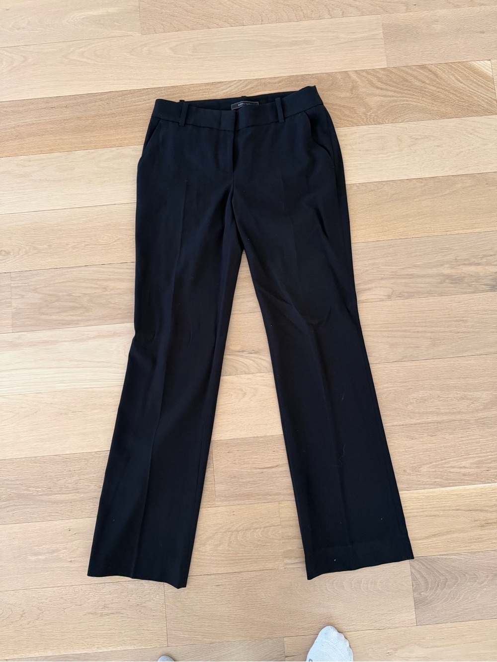 Women's BCBG MaxAziria Black Dress Pants - Pleated Classic Straight Leg SIZE 0